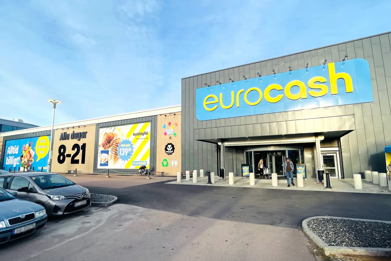 Eurocash Töcksfors handelspark fasadvägg med Eurocash logga